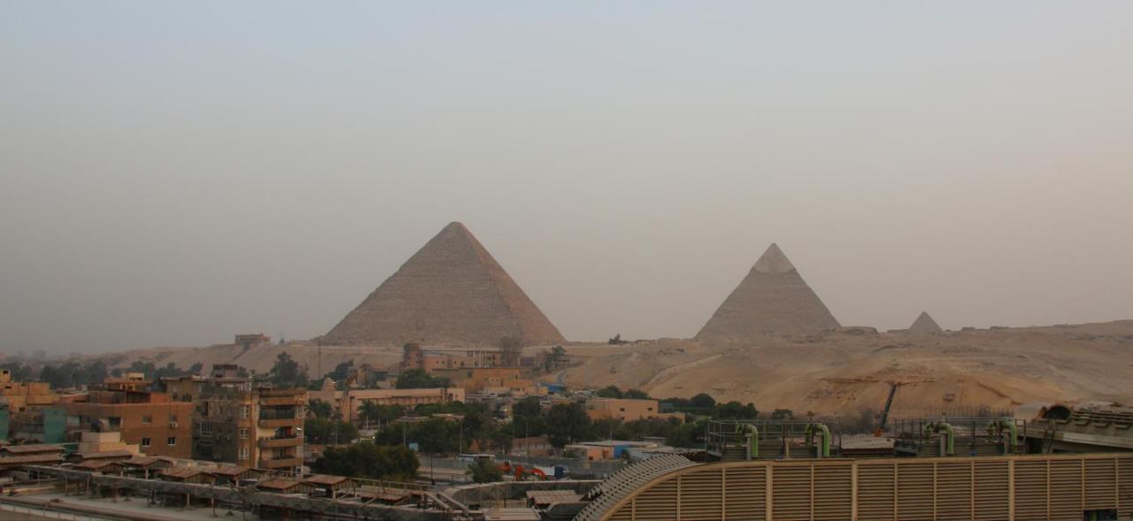 Grand Pyramids In *