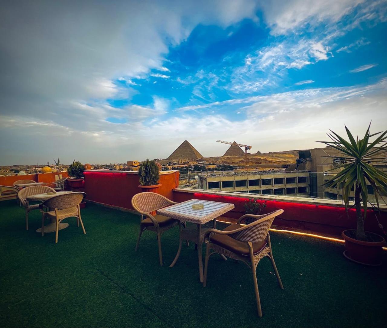 Grand Pyramids In *