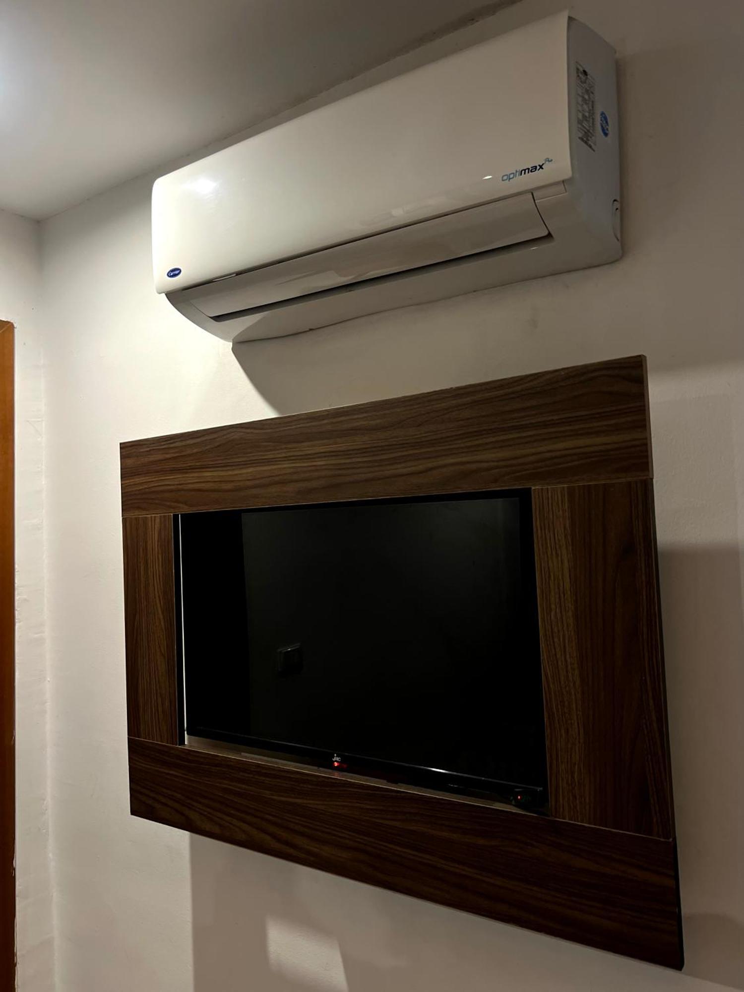 Grand Pyramids In Guest house